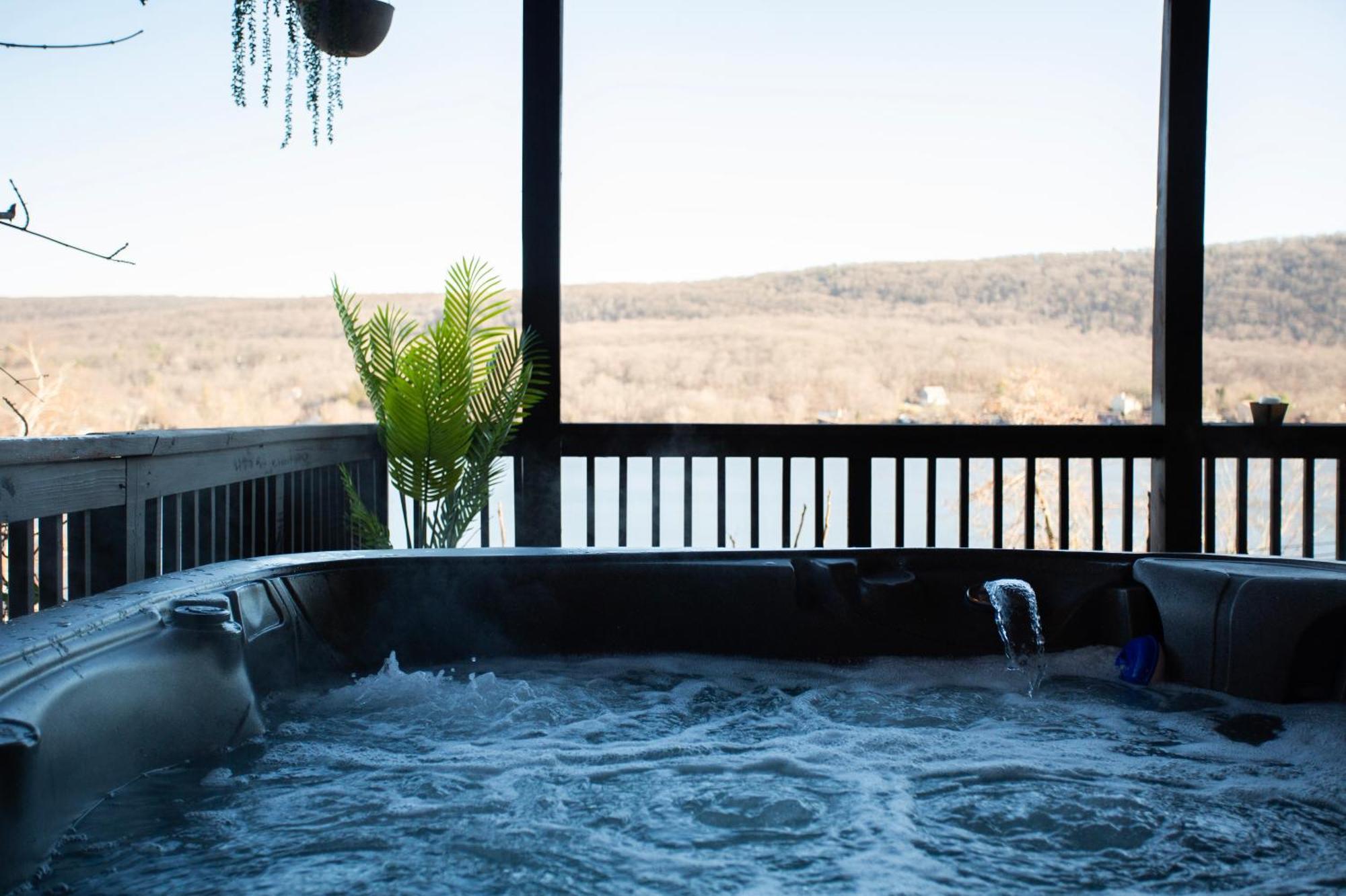 Lakeview House - Hot Tub - Firepit - Stunning Views - Spacious Deck - Cozy Living Room - Bar Greenwood Lake Ngoại thất bức ảnh